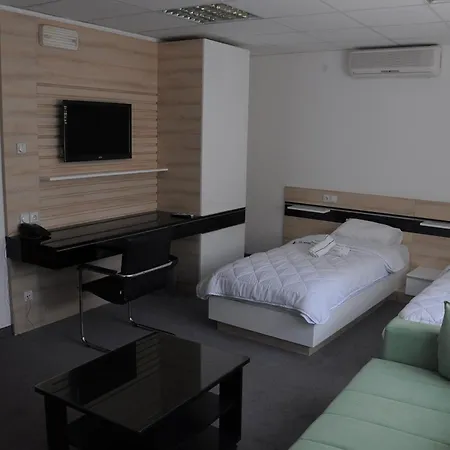 Garni Consul Hotel 3*