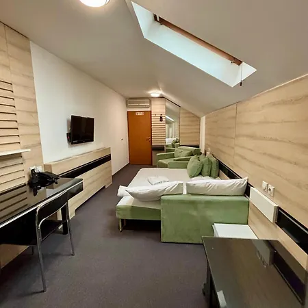 Garni Consul 3* Ni