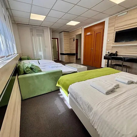 Hotel Garni Consul 3*