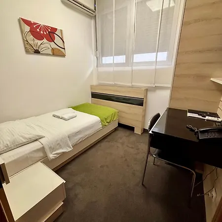 Garni Consul Hotel 3*