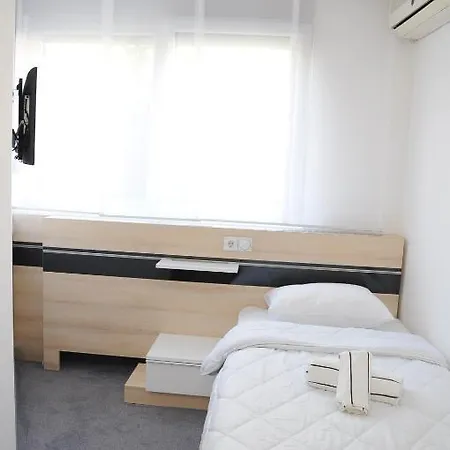 Garni Consul Hotel 3*