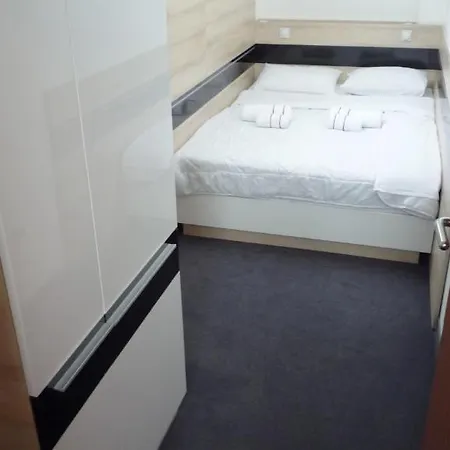 Hotel Garni Consul 3*