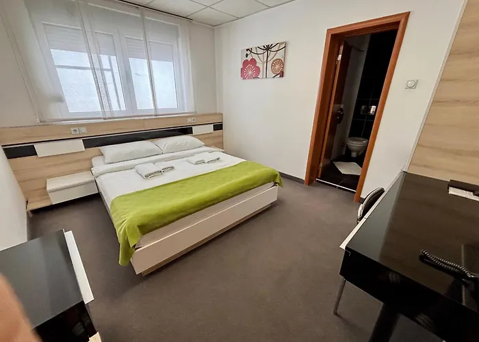 فندق Garni Consul