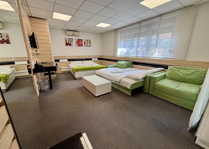 Garni Consul فندق